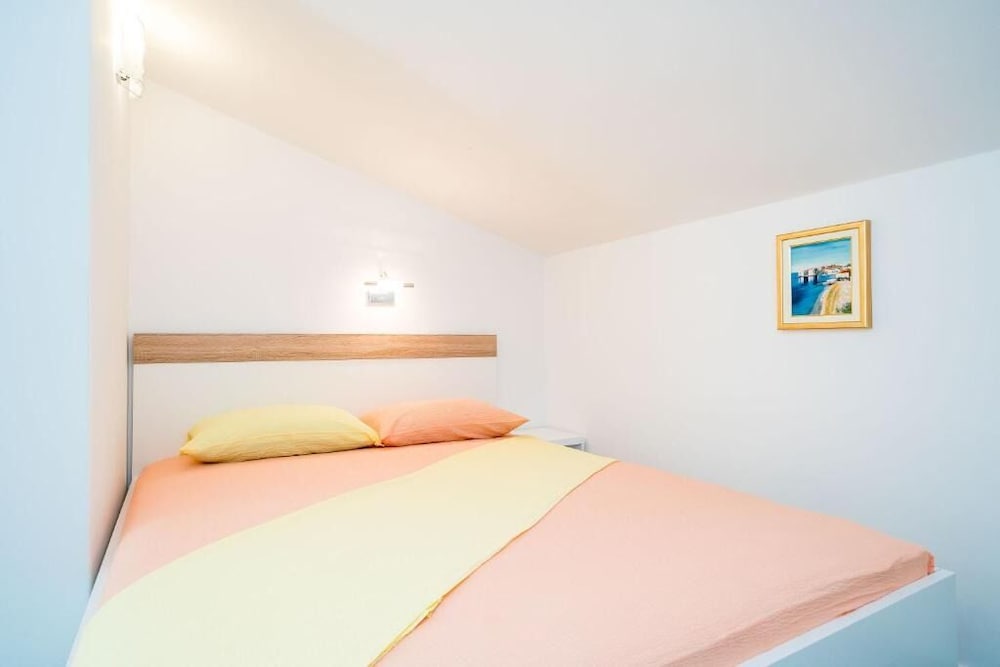 Apartment (Bari - 10 Km From Airport - R3(2))