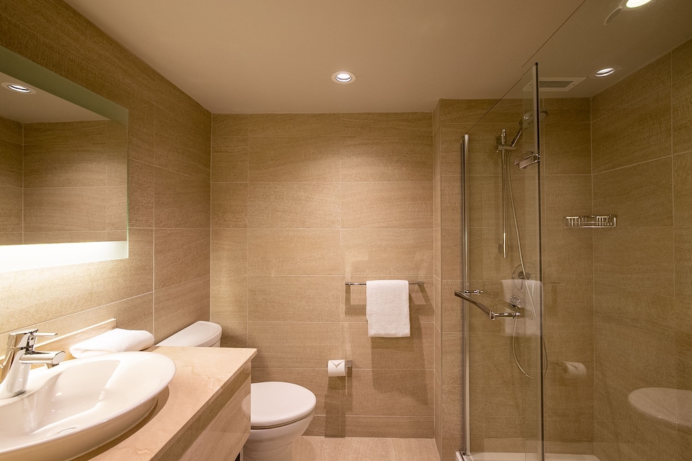 Junior Suite, 1 King Bed and 1 Queen Bed, Exterior View photo 2
