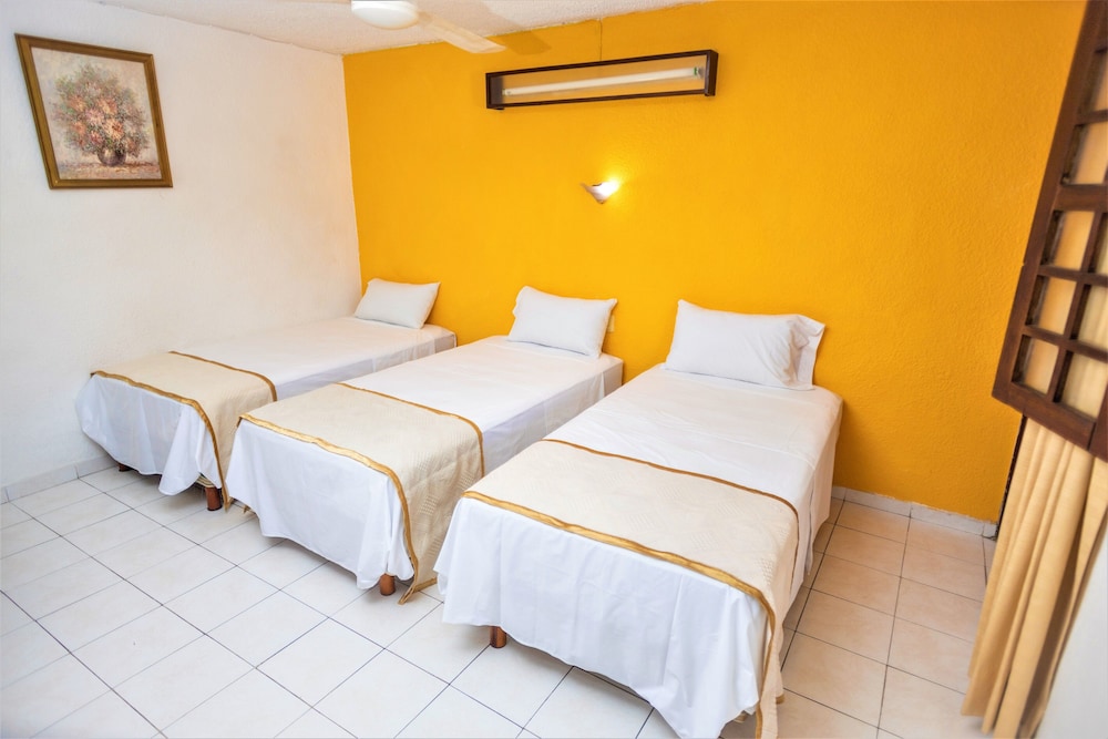 Standard Triple Room - Photo 1