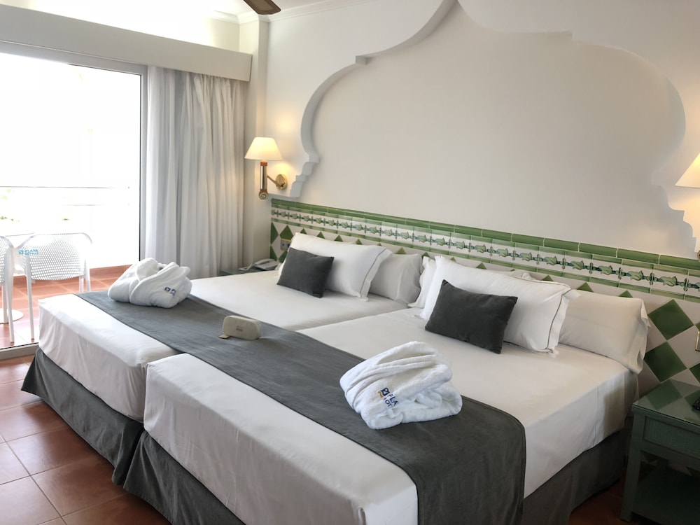 Superior Double Room, Balcony, Sea View - Photo 2