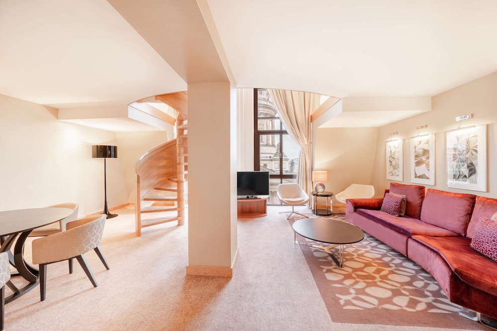 Dome Suite, 1 King Bed (Dome View, Lounge Access)