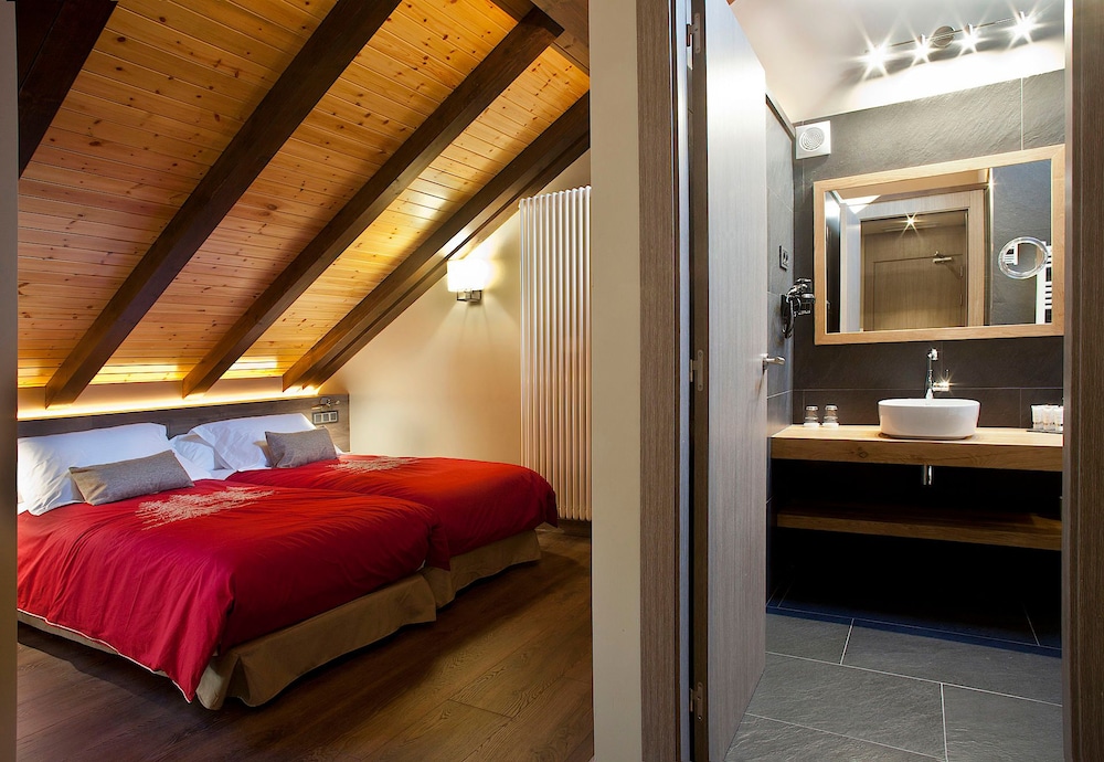 Superior Double Room, Hot Tub, Tower photo 2