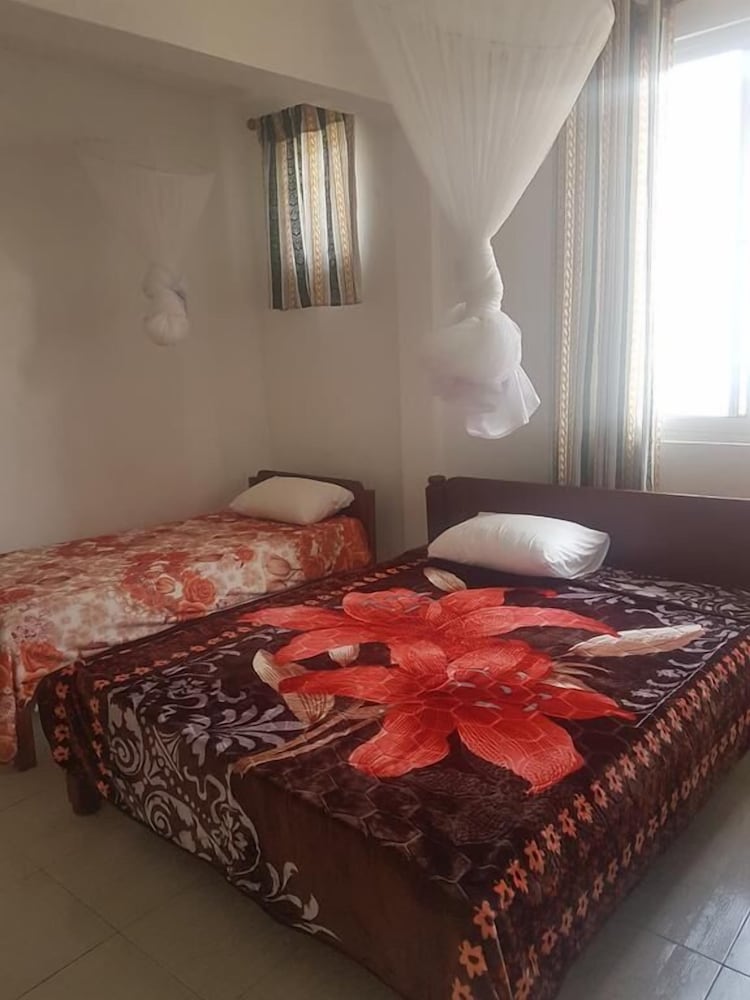 Twin Room, Multiple Beds, Non Smoking photo 3
