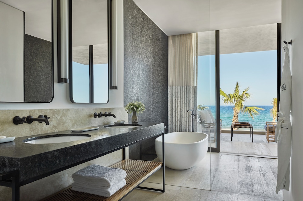 Executive Suite, Oceanfront - Photo 6