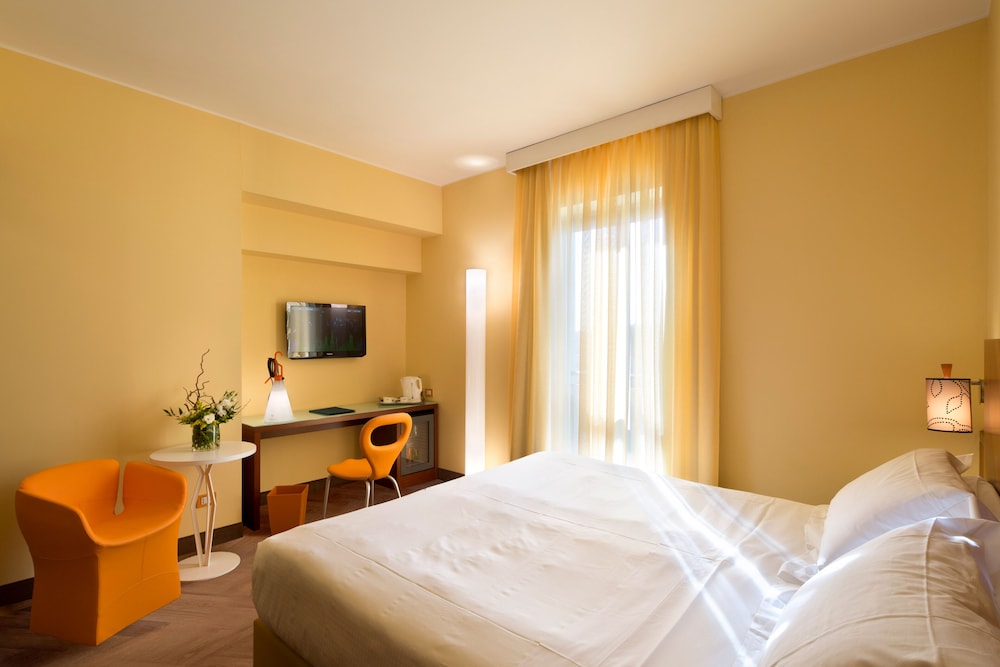 Superior Double Room, City View