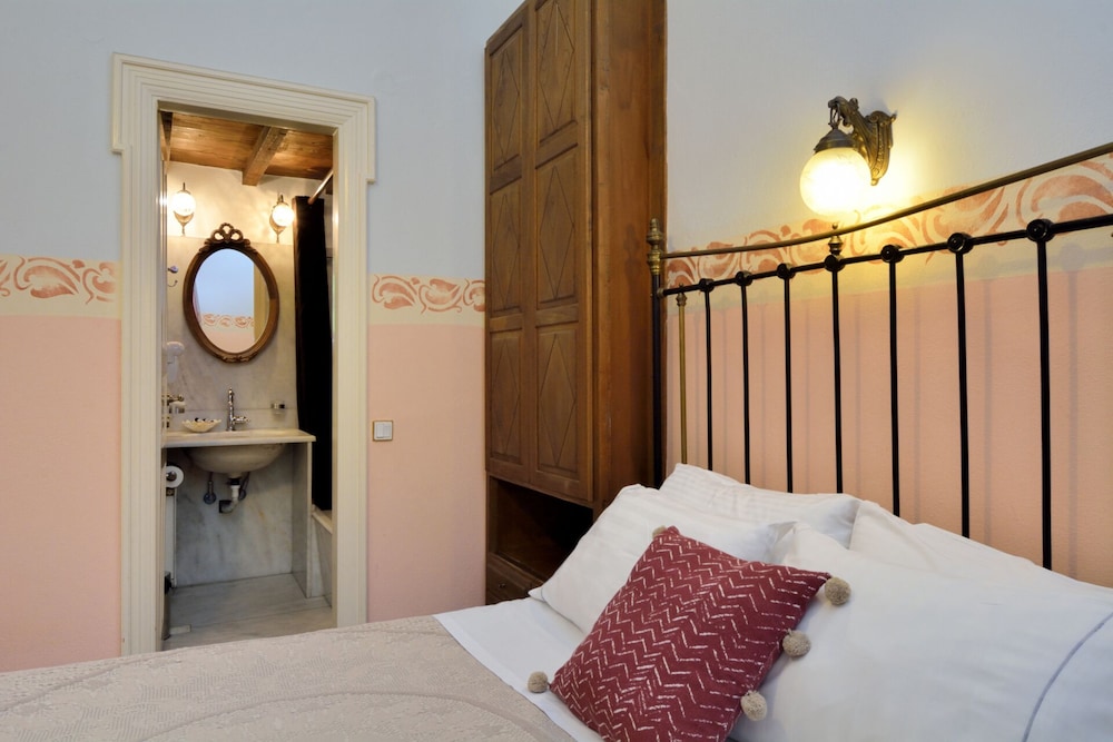 Standard Double Room, Fireplace photo 2