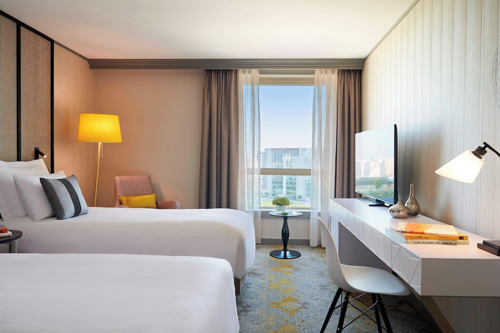 Deluxe Room, 2 Twin Beds - Photo 1