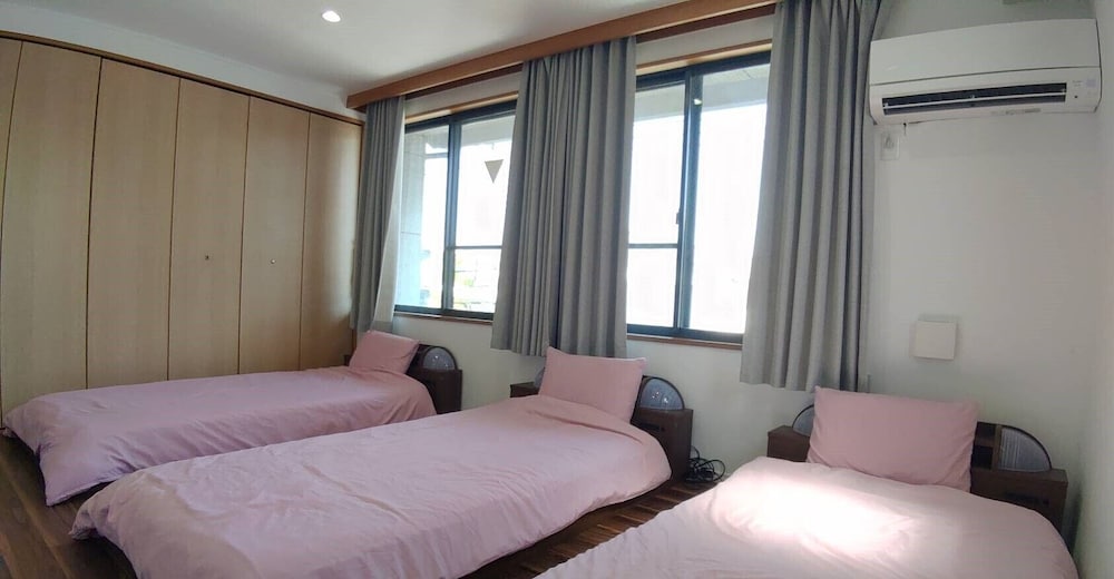 Basic Triple Room photo 3