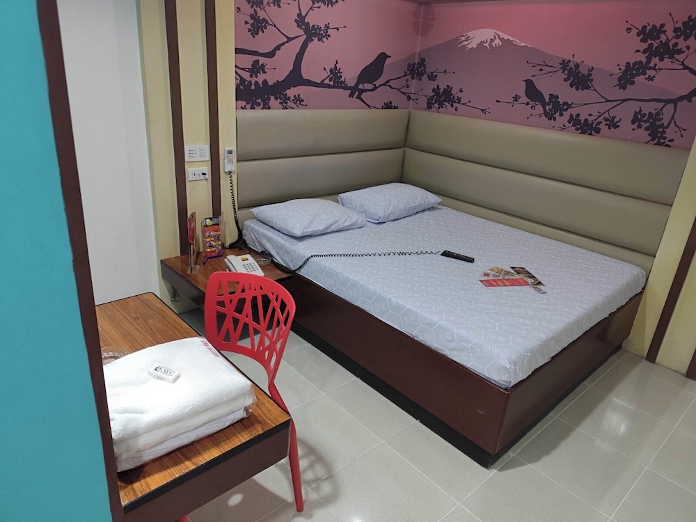 Premium Room, 1 Queen Bed