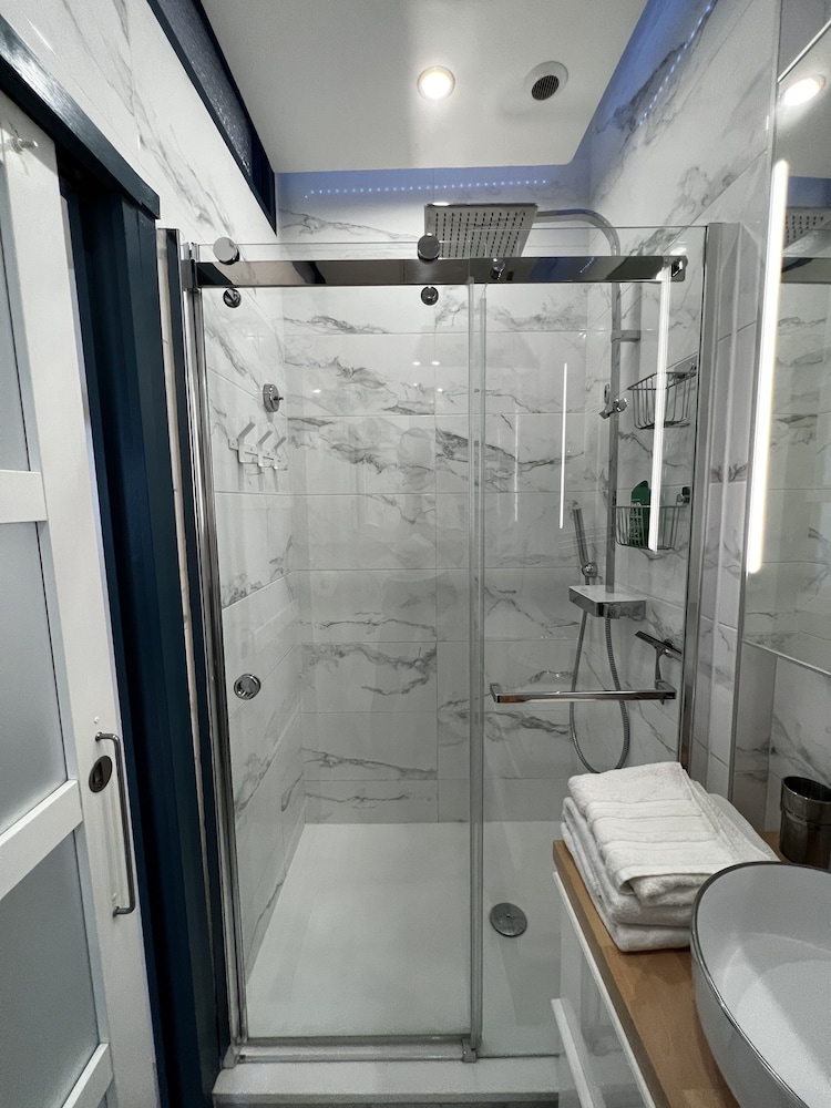 Superior Studio Suite photo 3