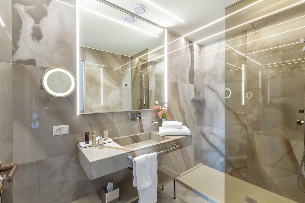 Deluxe Double Room - Photo 6