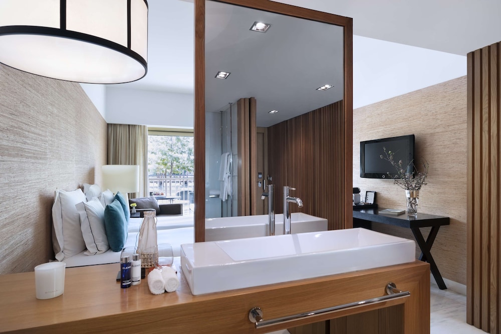 Deluxe Room (Family)