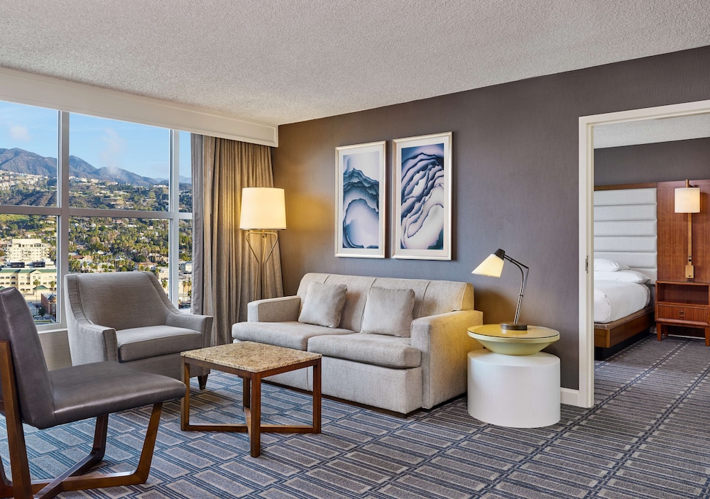 Basic Suite, 1 King Bed (1 Bedroom)