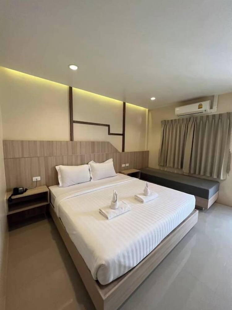 Deluxe Double Room - Photo 32