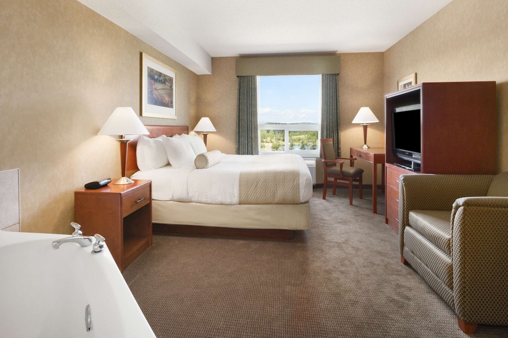 Suite, 1 King Bed, Non Smoking - Photo 1