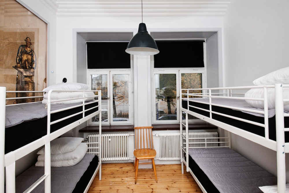 Shared Dormitory, Shared Bathroom (4-Bed)