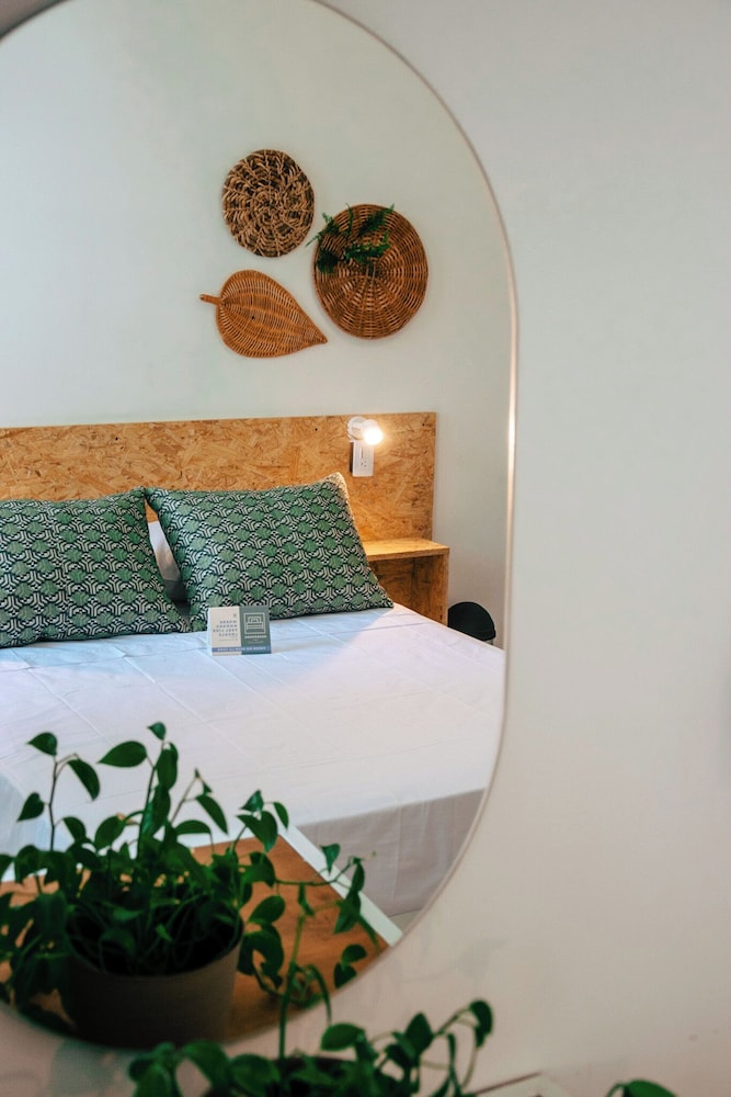 Economy Room - Photo 7