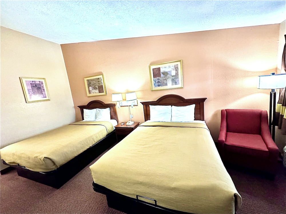 Standard Room, 2 Double Beds, Non Smoking photo 2