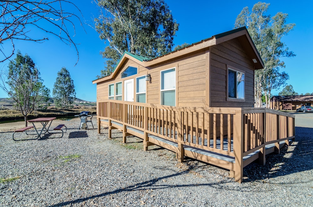 Cottage, 1 Bedroom, Accessible (Side Entry, Pets OK, Linens Available) photo 3