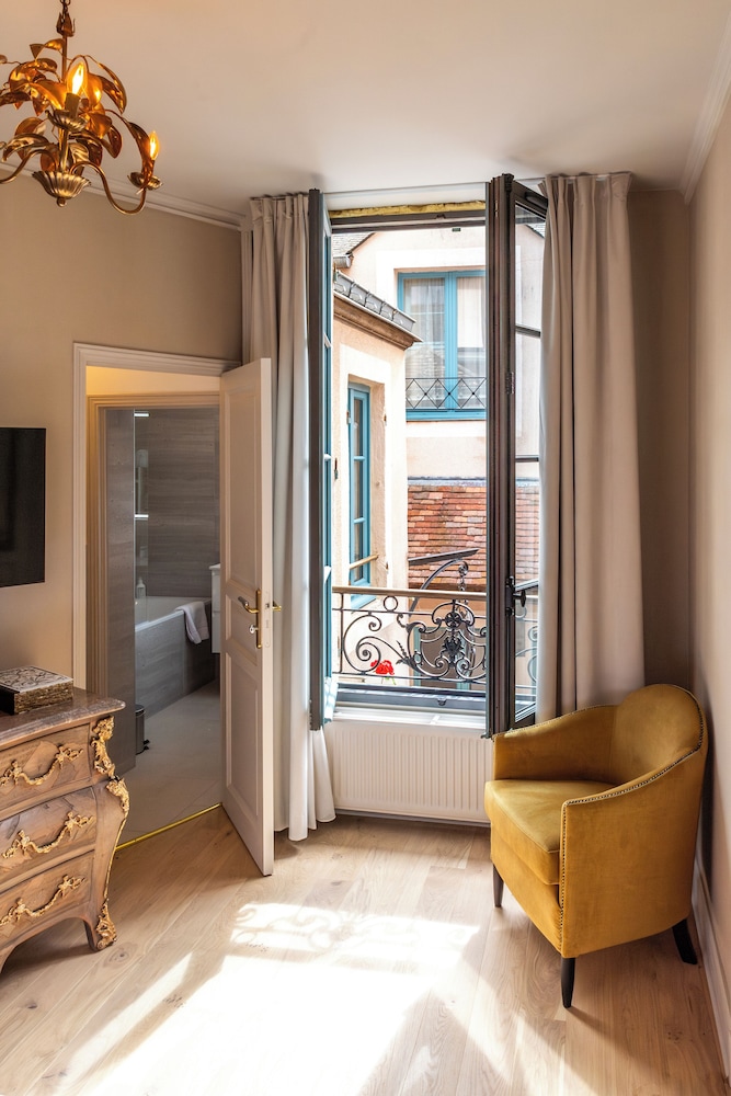 Basic Suite - Photo 3