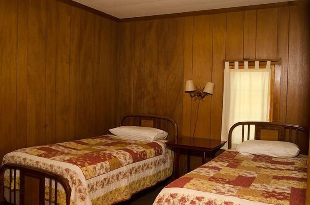 Cabin, 4 Bedrooms (Cabin 14) photo 1