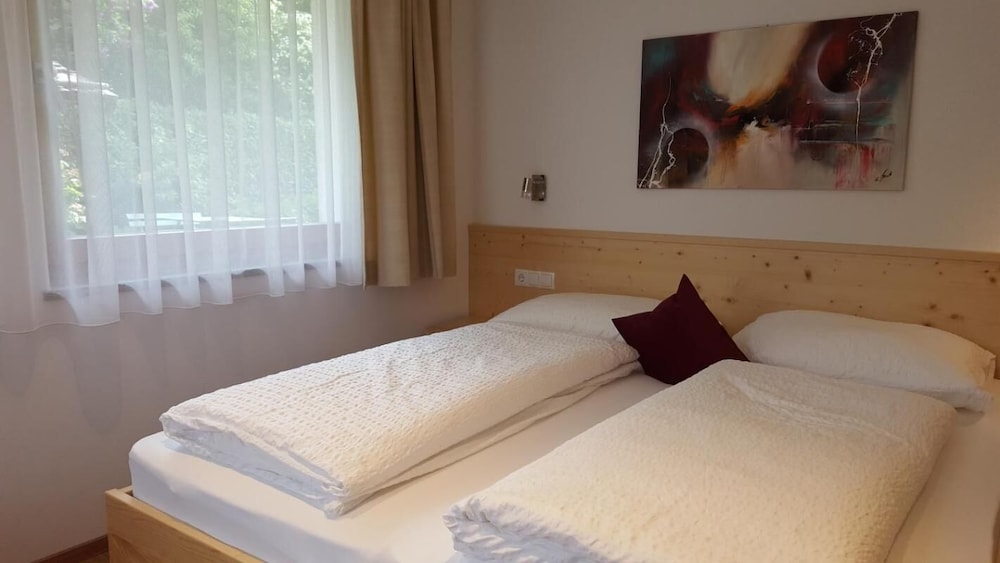Apartment, 3 Bedrooms, Accessible, Balcony photo 3