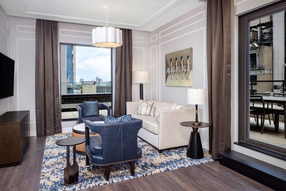 Suite, 1 Bedroom (Plus)