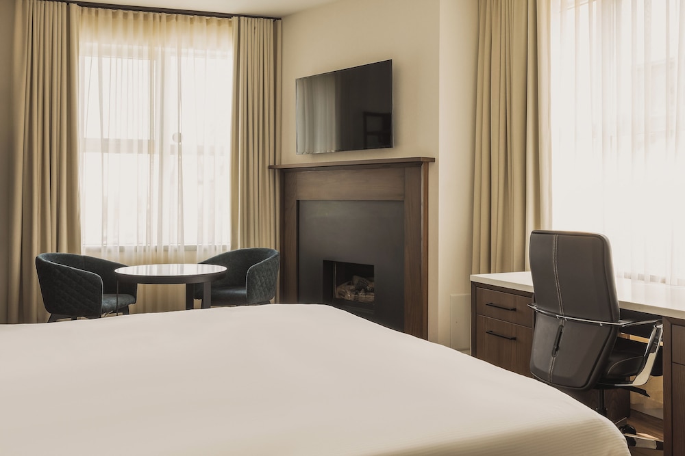 Luxury Room, 1 King Bed photo 1