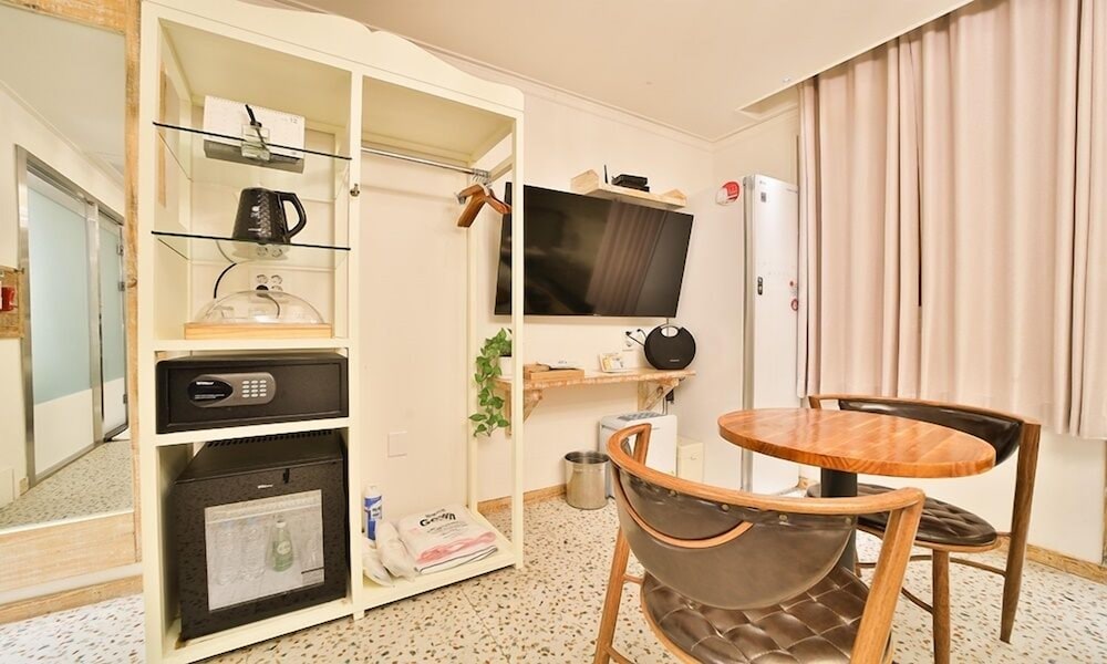 Deluxe Room - Photo 3