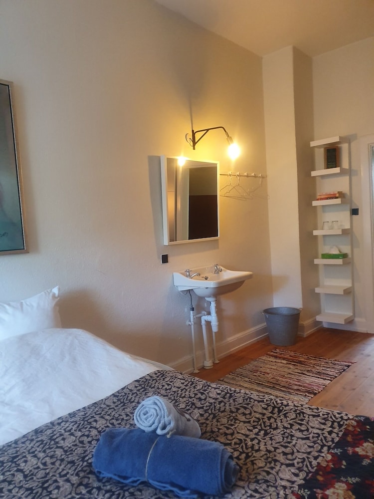 Deluxe Single Room, 1 Bedroom, Non Smoking, Garden View photo 3