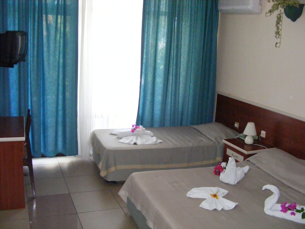 Standard Double or Twin Room photo 1