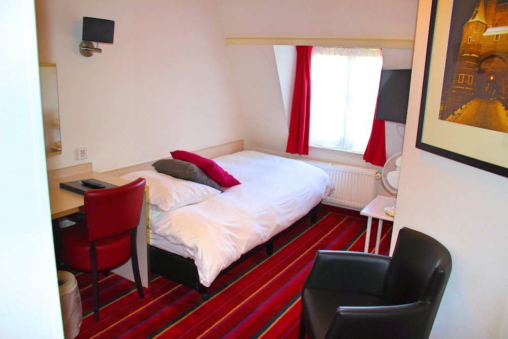 Single Room, 1 Twin Bed, Garden View photo 2