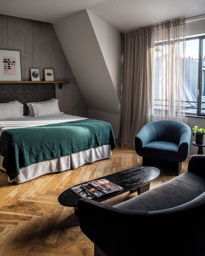 Room (L'Atelier)