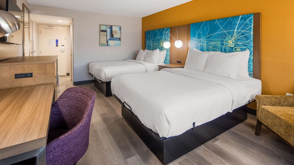 Standard Room, 2 Queen Beds, Non Smoking, Refrigerator & Microwave - Photo 3