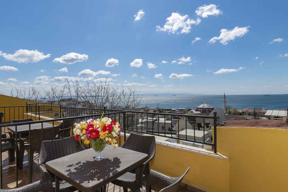 Deluxe Double Room, 1 Bedroom, Balcony, Sea View photo 2