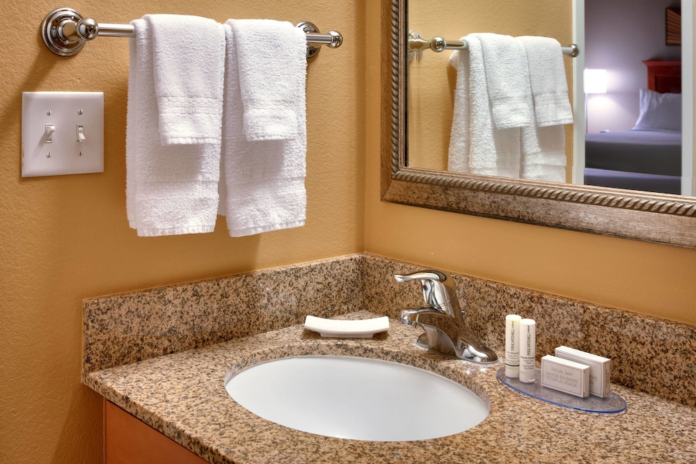 Suite, 1 Bedroom - Photo 7