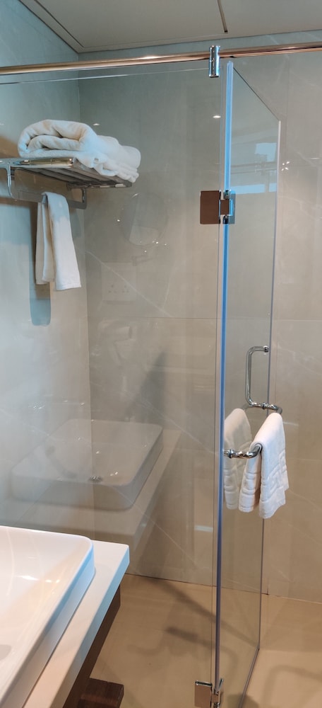 Deluxe Double or Twin Room - Photo 14