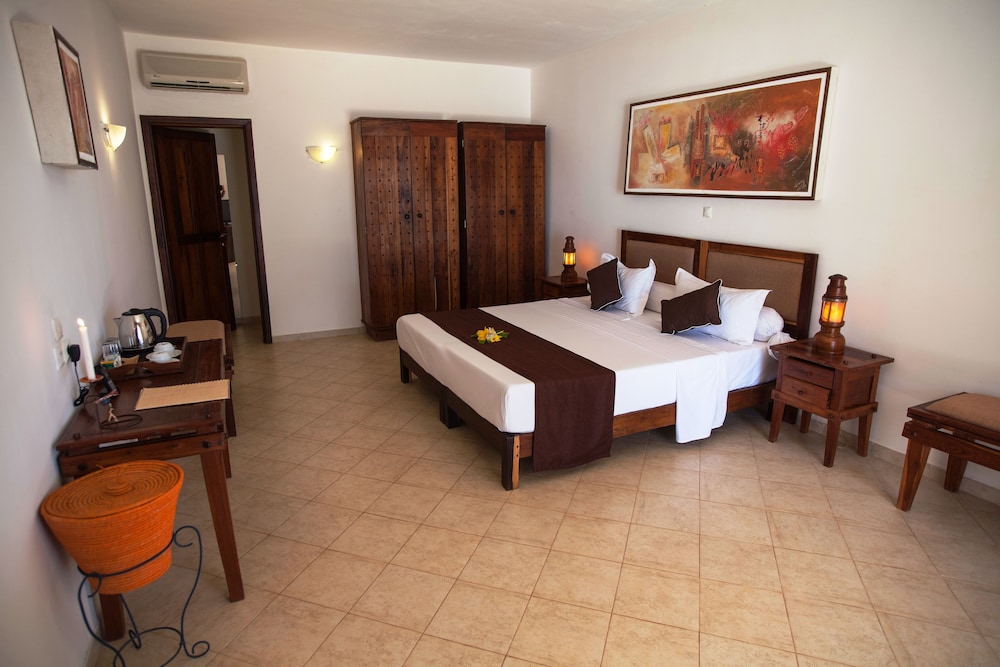 Superior Triple Room, Ocean View photo 1