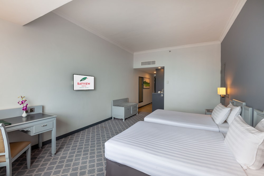 Deluxe Room, 2 Twin Beds, Hill View photo 2