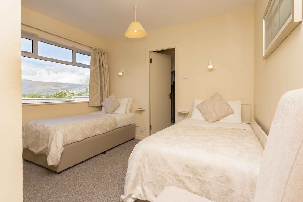 Twin Room, Ensuite photo 1