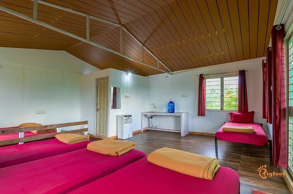 6 Beded Bungalow