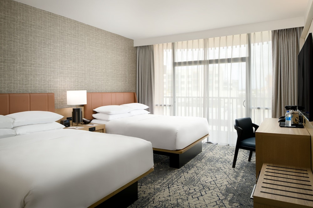 Premium Room, 2 Queen Beds - Photo 4