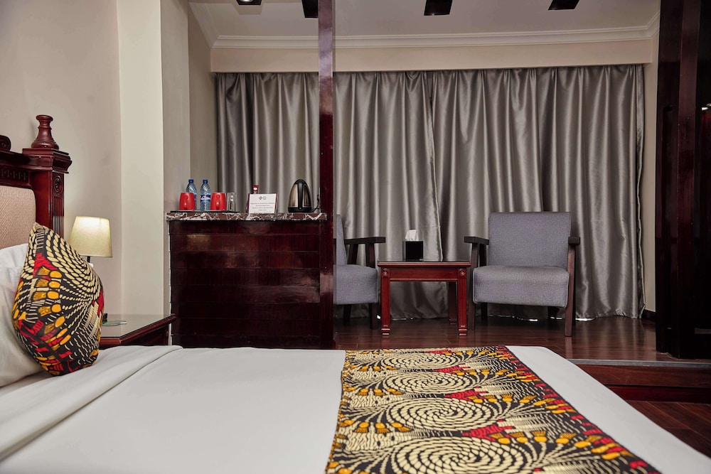 Executive Room, 1 King Bed, Non Smoking (Separate Lounge) photo 2