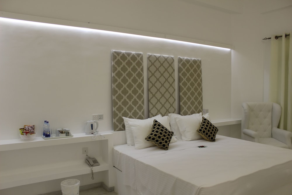 Deluxe Double Room, 1 King Bed, Private Bathroom, Garden Area photo 1