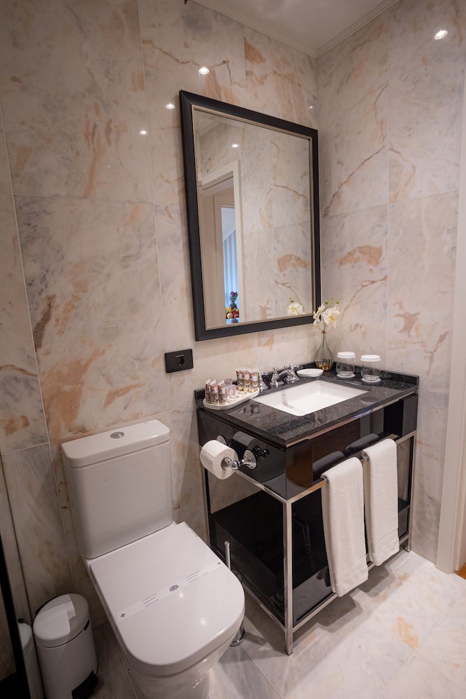 Solar Premium Tower Suite - Photo 3