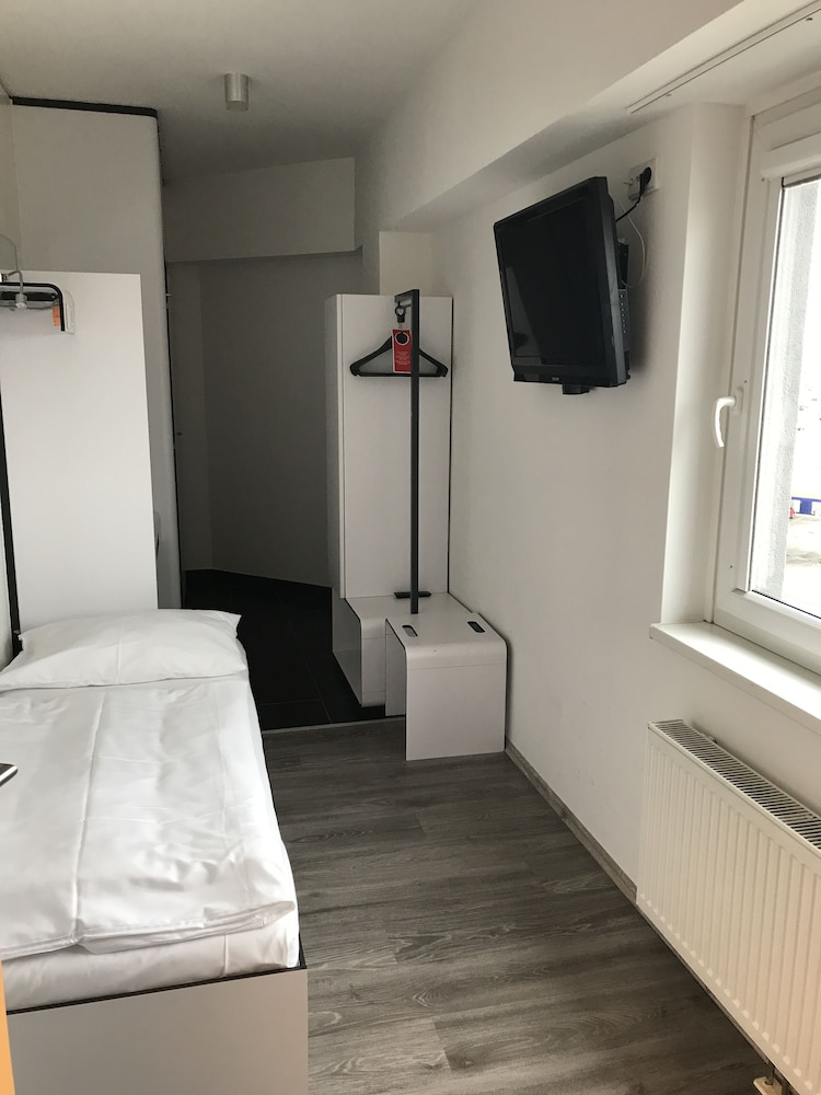 Standard Double Room Single Use photo 2