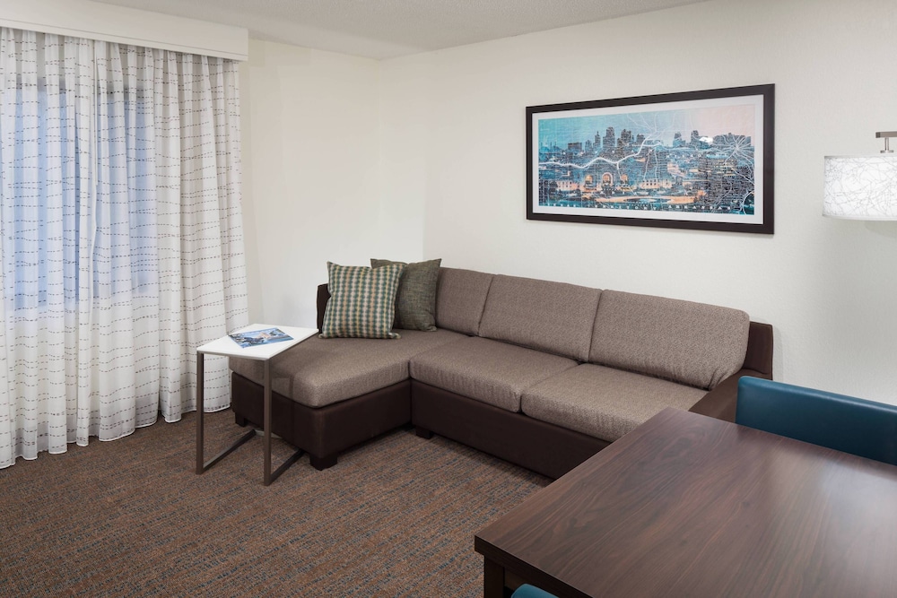 Suite, 1 Bedroom - Photo 1