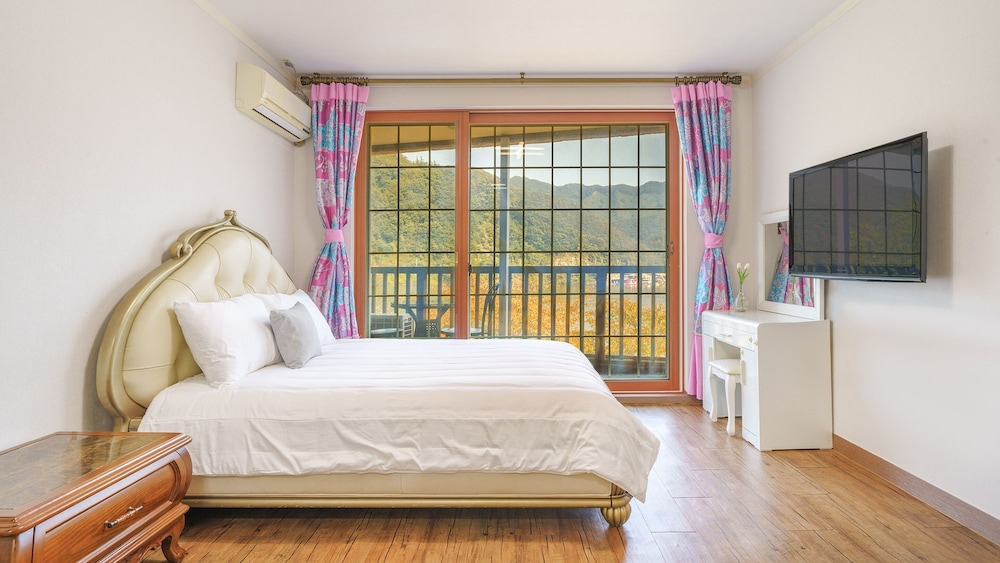 Basic Room, 1 Bedroom (Yeoulbit(river view)) - Photo 10