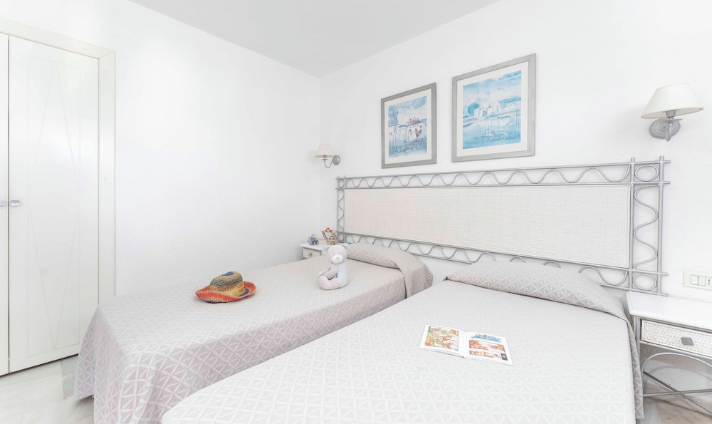 Apartment, 2 Bedrooms, Sea View (2+2) photo 2