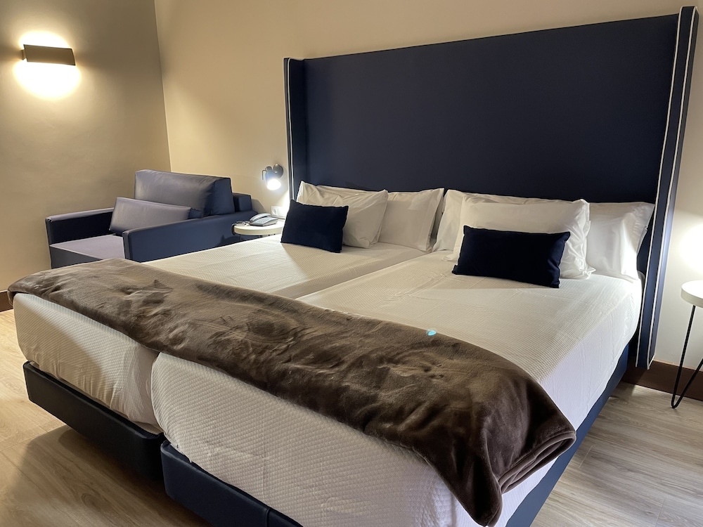 Double Room (con cama supletoria) - Photo 1